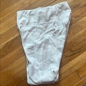 Like New Athleta Light Gray Zipper Camouflage Leggings